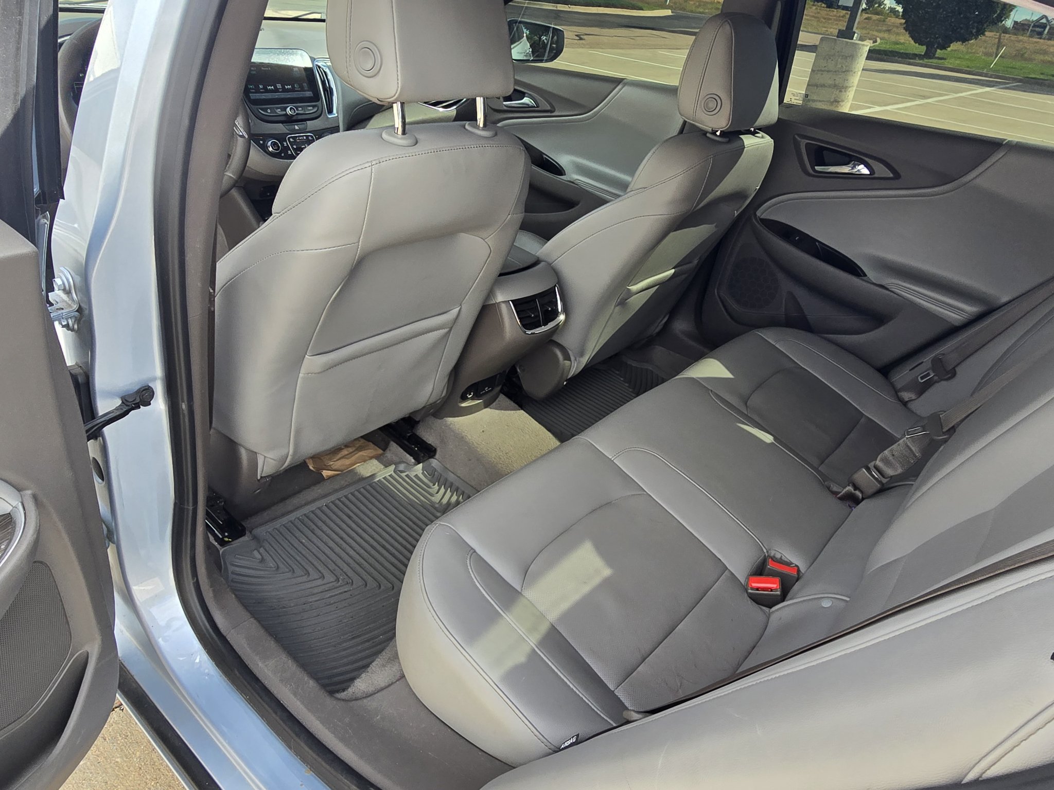 Used 2017 Chevrolet Malibu Premier w/ Driver Confidence Package FWD image 14