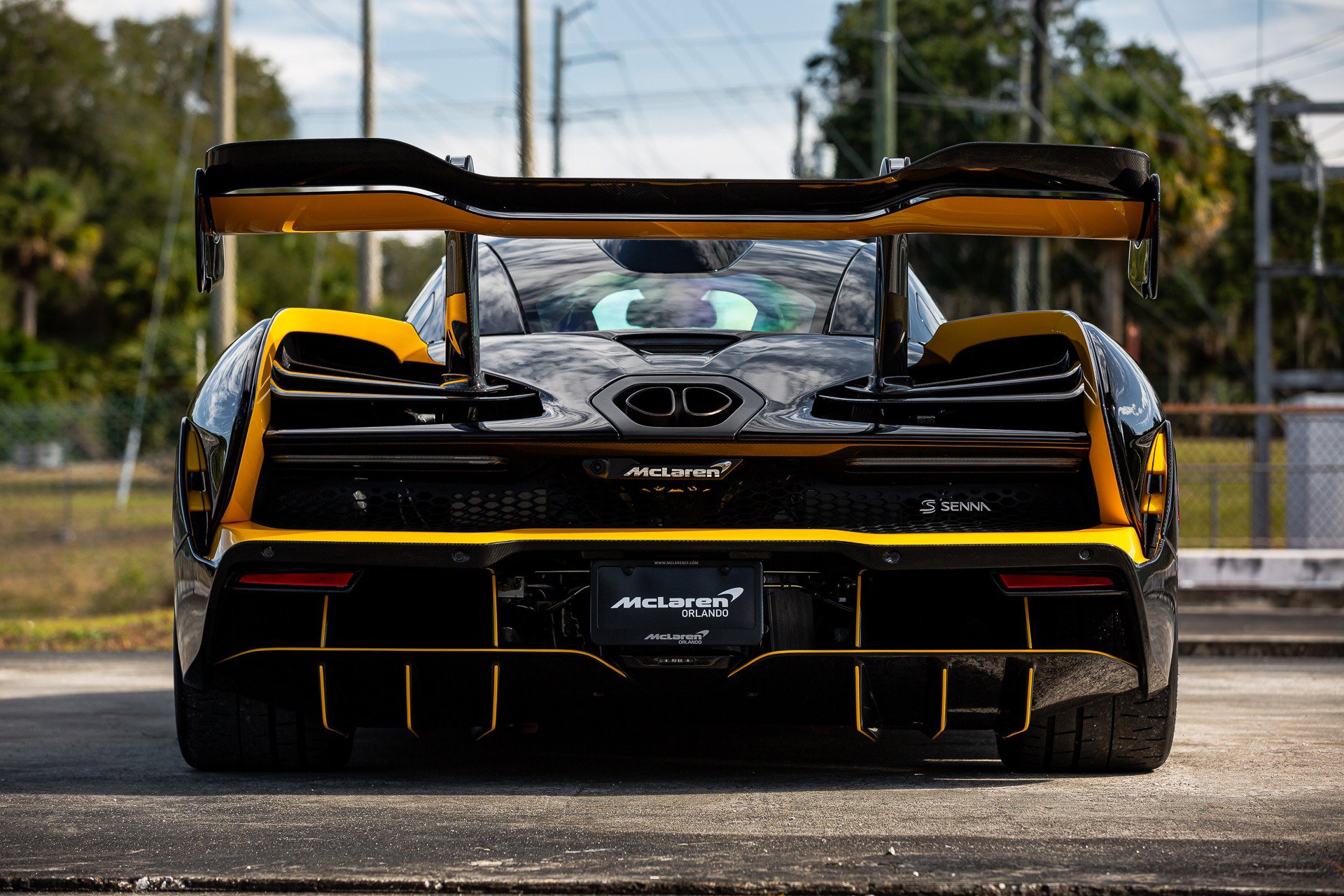 Used 2019 McLaren Senna image 37