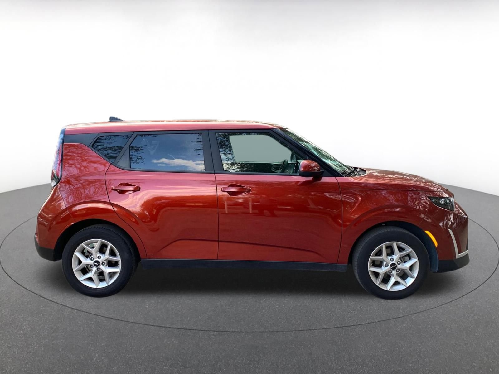 Used 2025 Kia Soul LX w/ LX Technology Package image 8