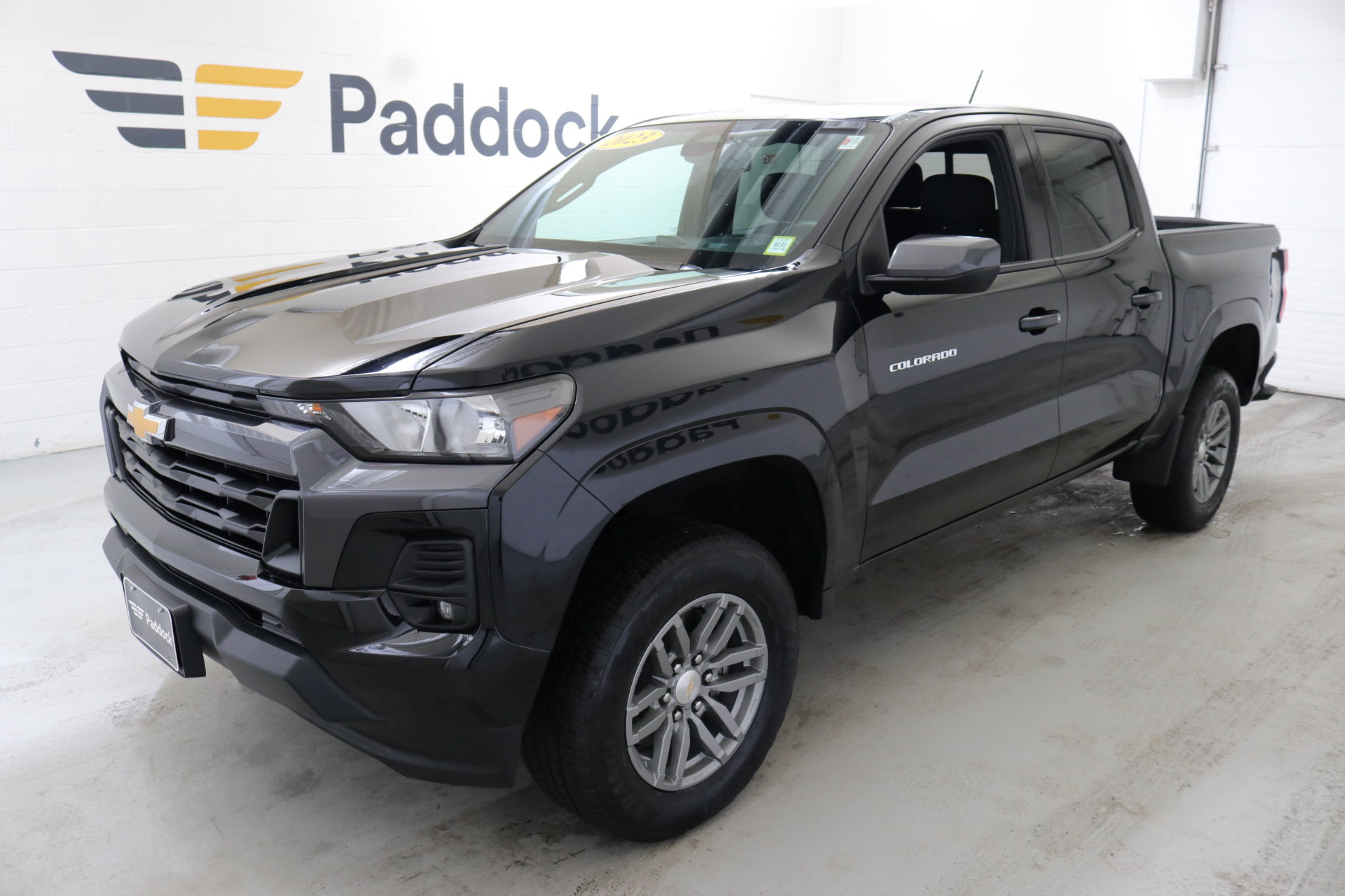 Used 2023 Chevrolet Colorado LT w/ LT Convenience Package II image 3