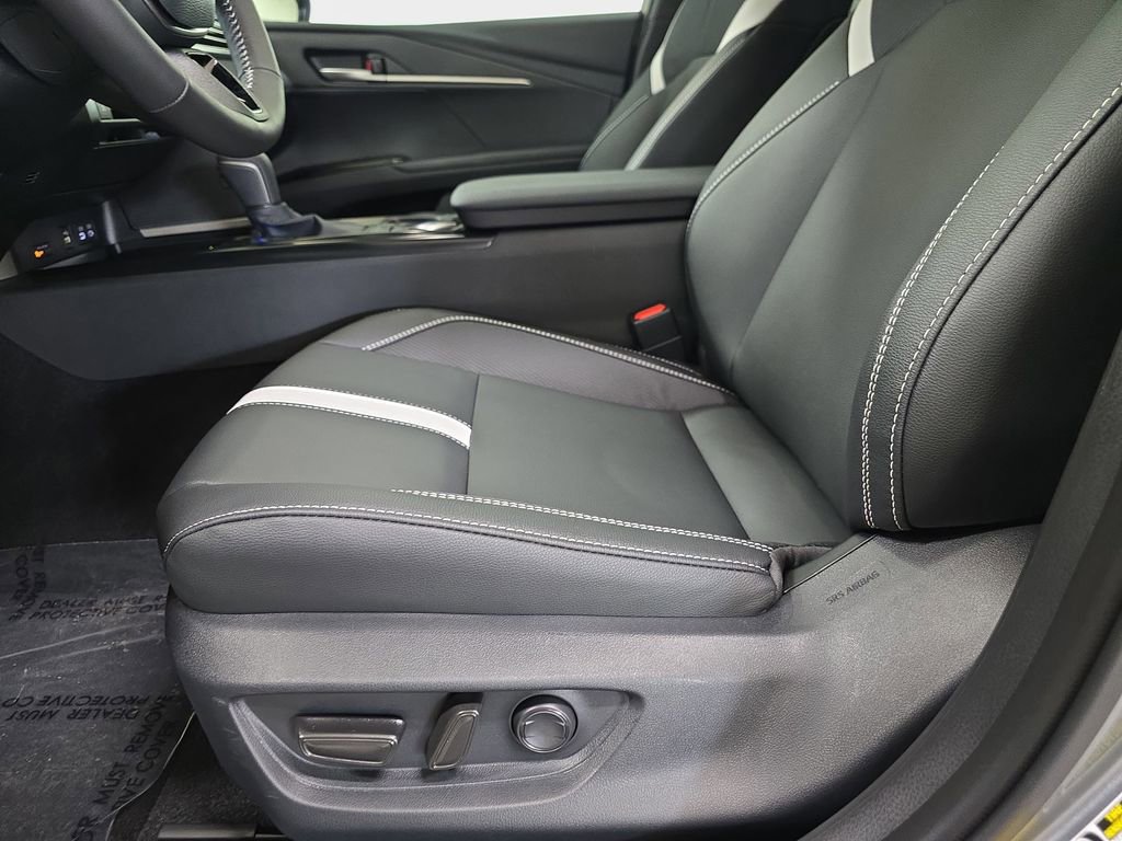 Used 2026 Toyota Camry SE image 27