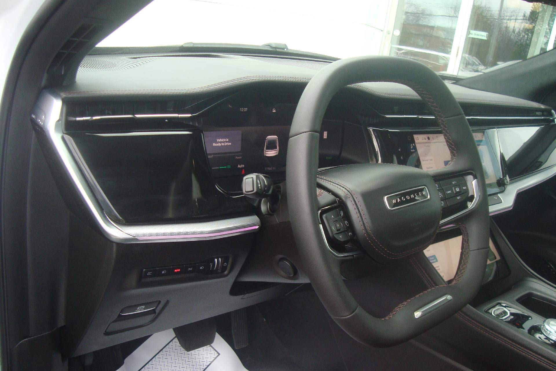 Used 2024 Jeep Wagoneer Launch Edition AWD/4WD image 7