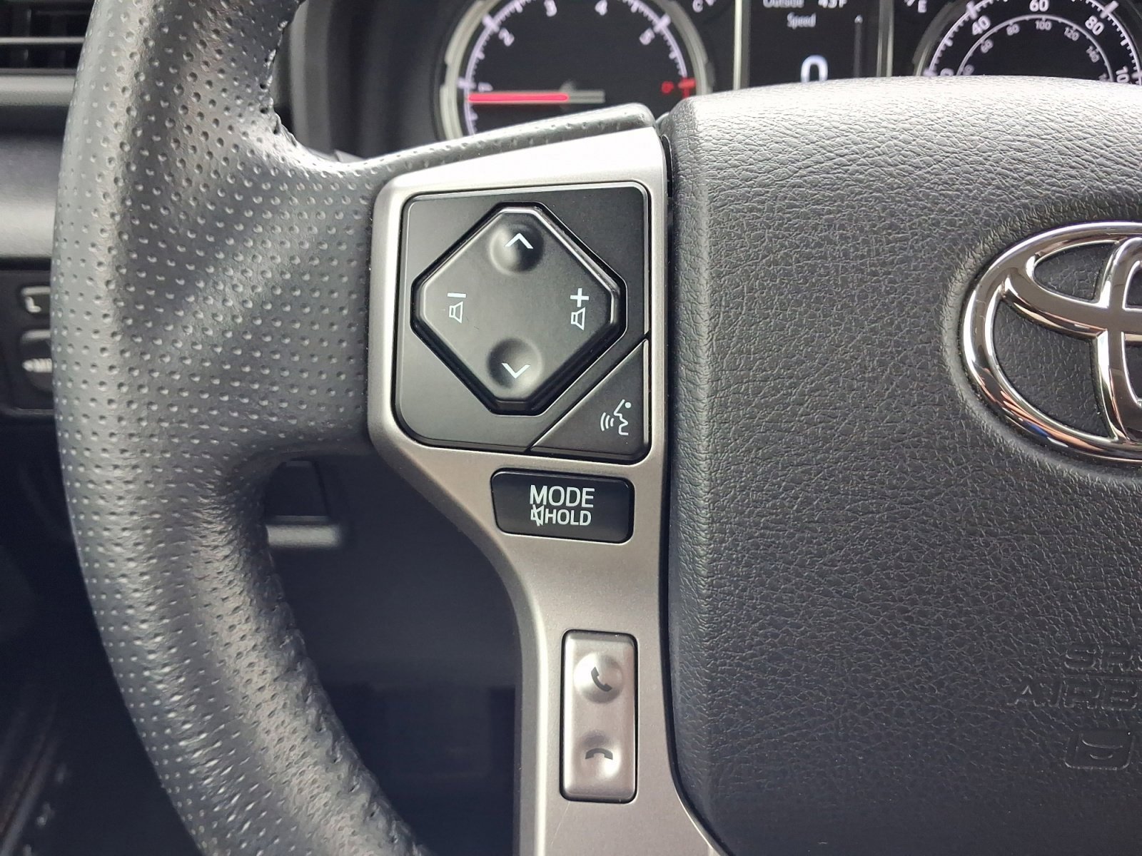 Used 2020 Toyota 4Runner Limited AWD/4WD image 24