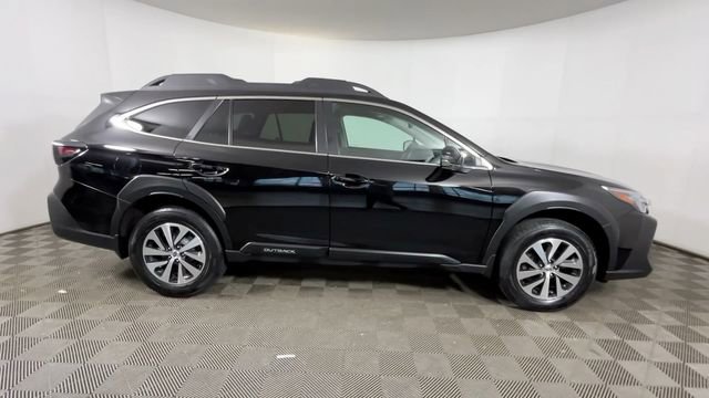 Used 2023 Subaru Outback Premium AWD/4WD image 3