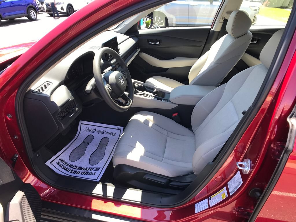 Certified 2025 Honda Accord LX image 4