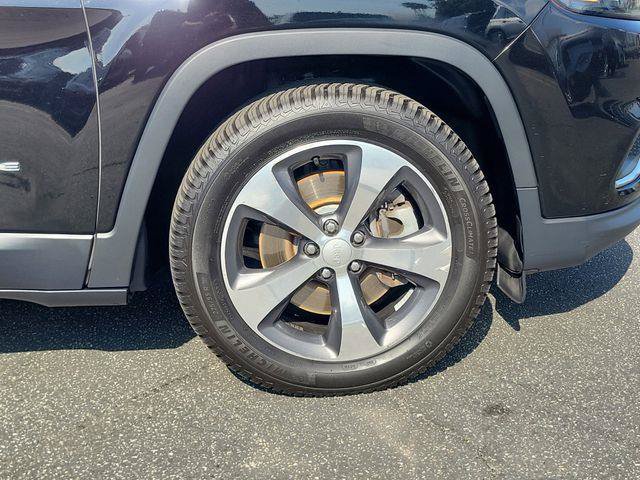 Used 2019 Jeep Cherokee Limited FWD image 5