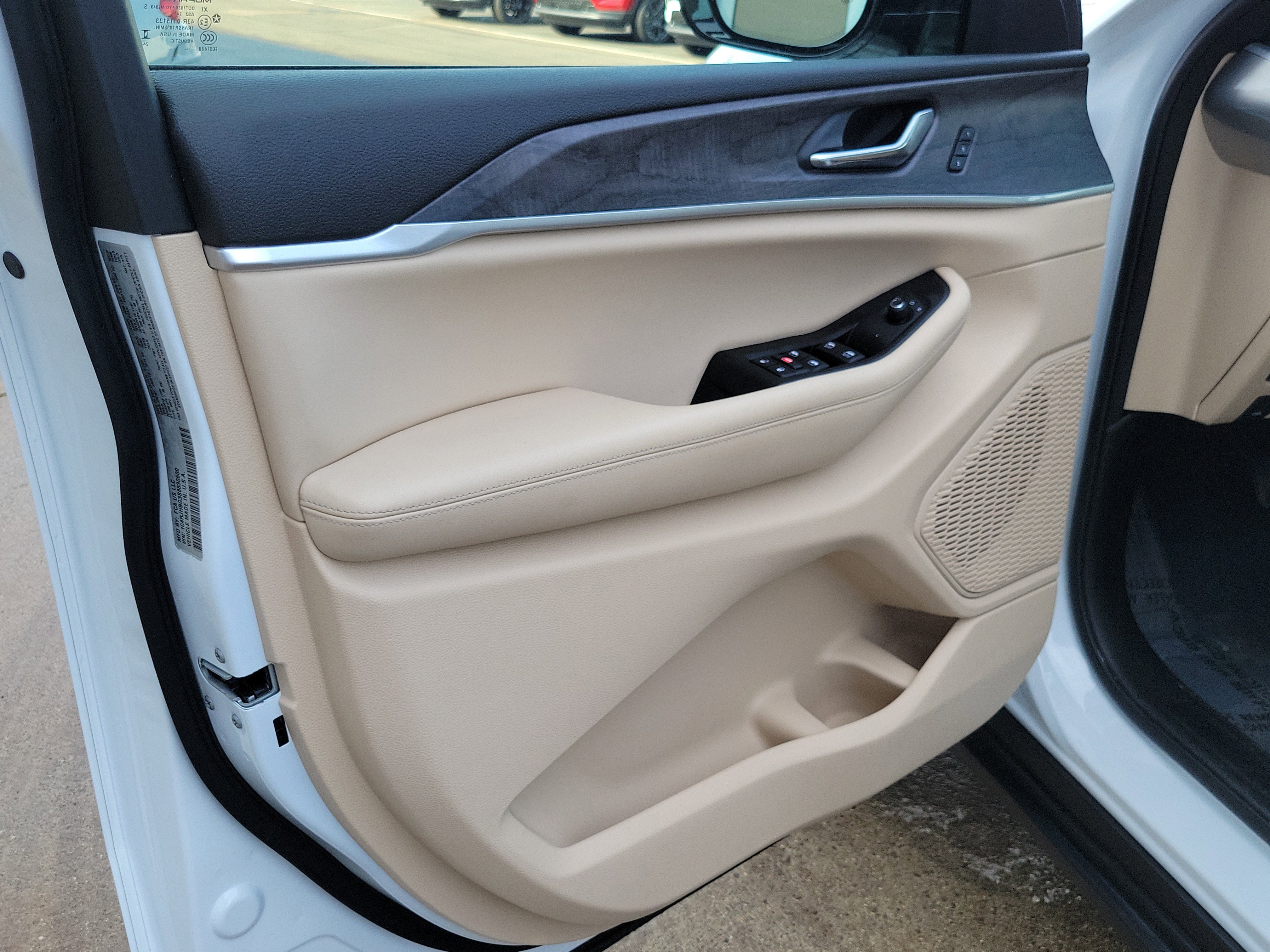 Used 2025 Jeep Grand Cherokee Limited w/ Luxury Tech Group II image 6