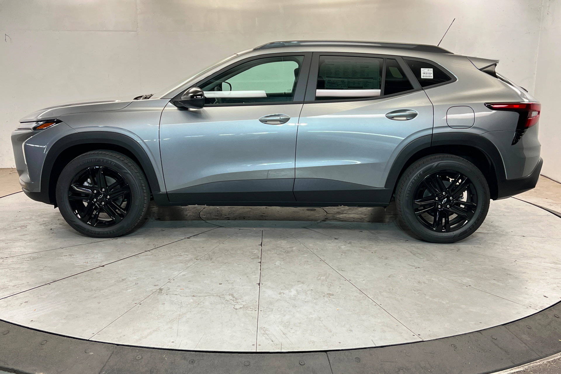 New 2026 Chevrolet Trax ACTIV image 2