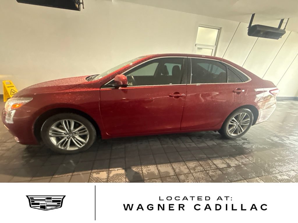 Used 2017 Toyota Camry SE w/ Moonroof Package