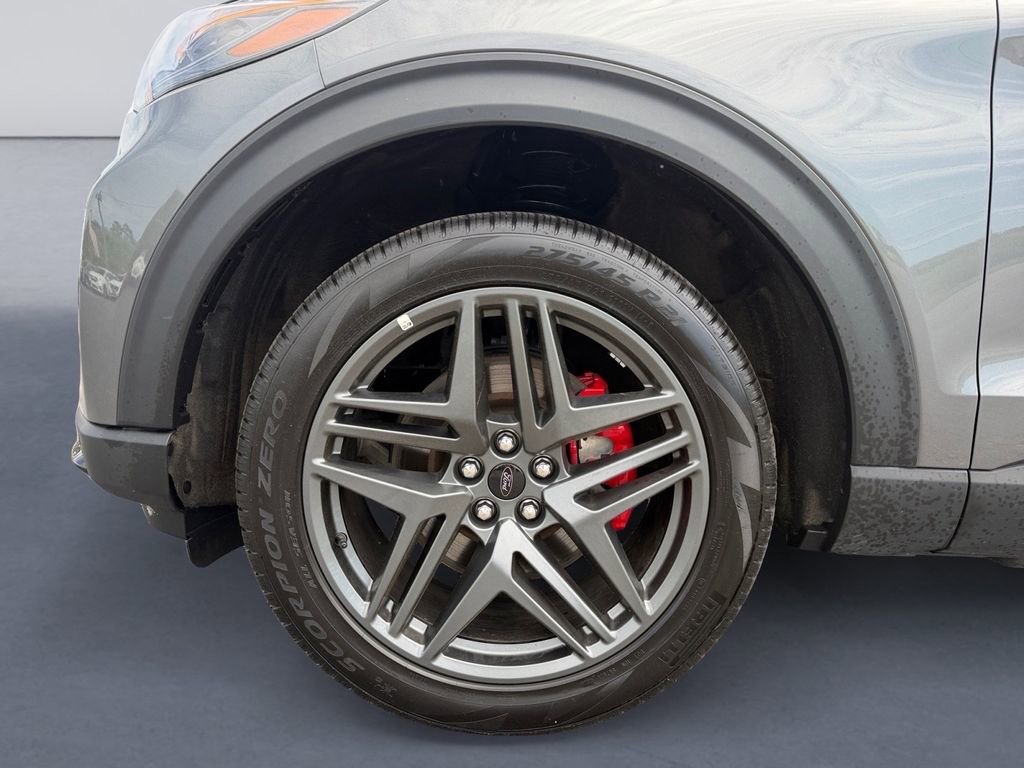 Used 2025 Ford Explorer ST-Line w/ ST-Line Street Pack AWD/4WD image 9