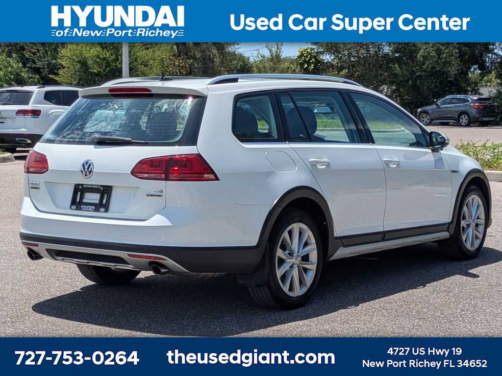 Used 2017 Volkswagen Golf Alltrack SE AWD/4WD image 5