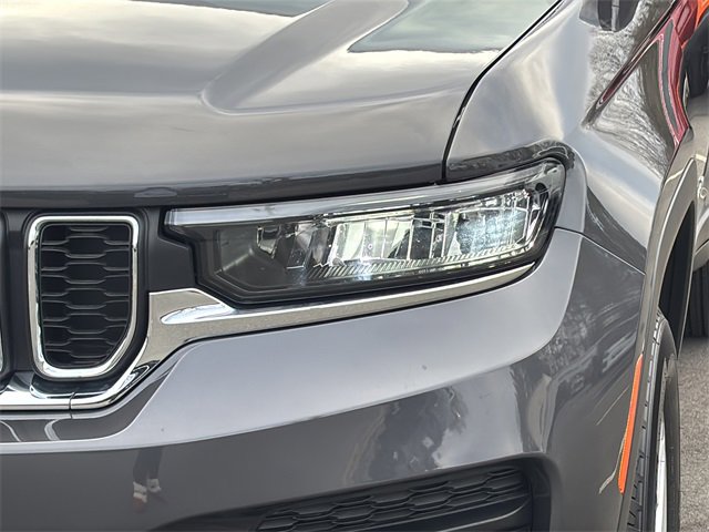 Certified 2025 Jeep Grand Cherokee Laredo X w/ Luxury Tech Group I image 10