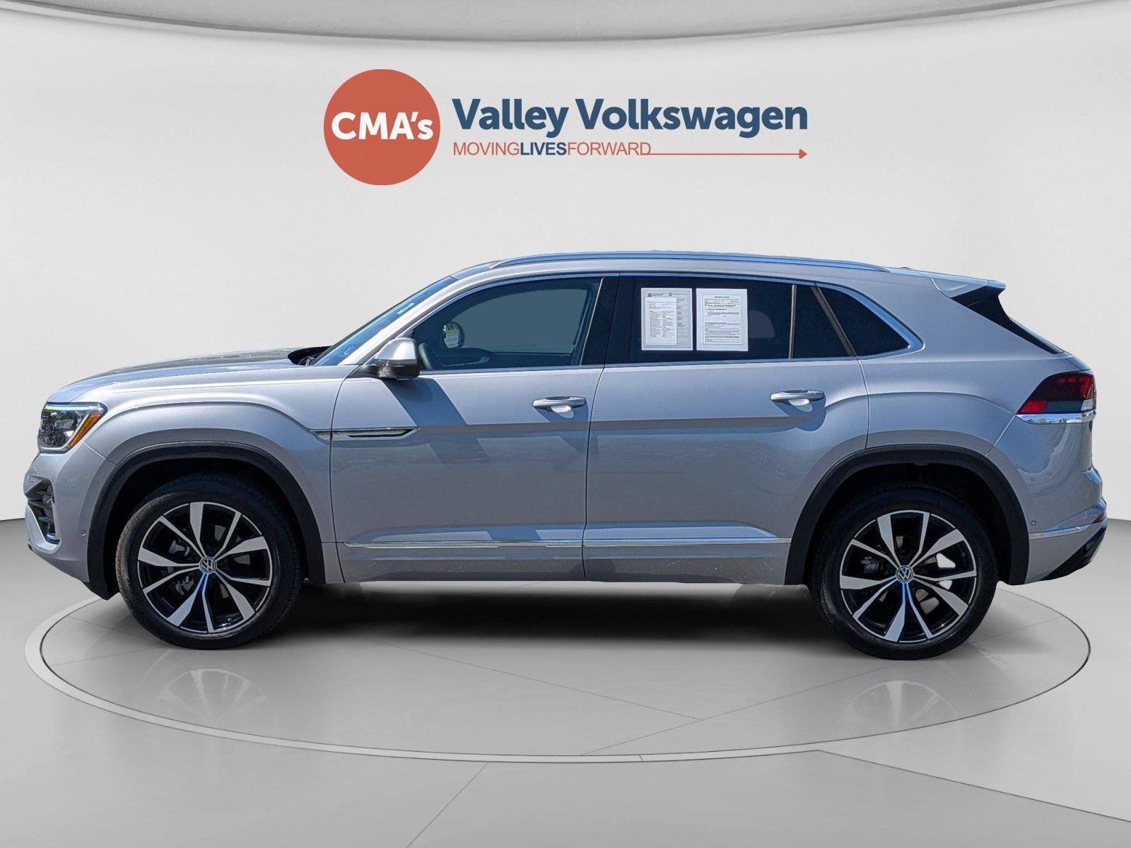 Used 2026 Volkswagen Atlas Cross Sport SEL Premium R-Line AWD/4WD image 2