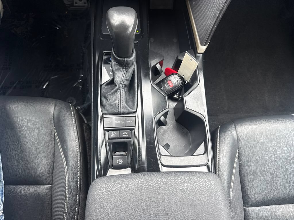 Used 2025 Toyota Camry SE FWD image 23