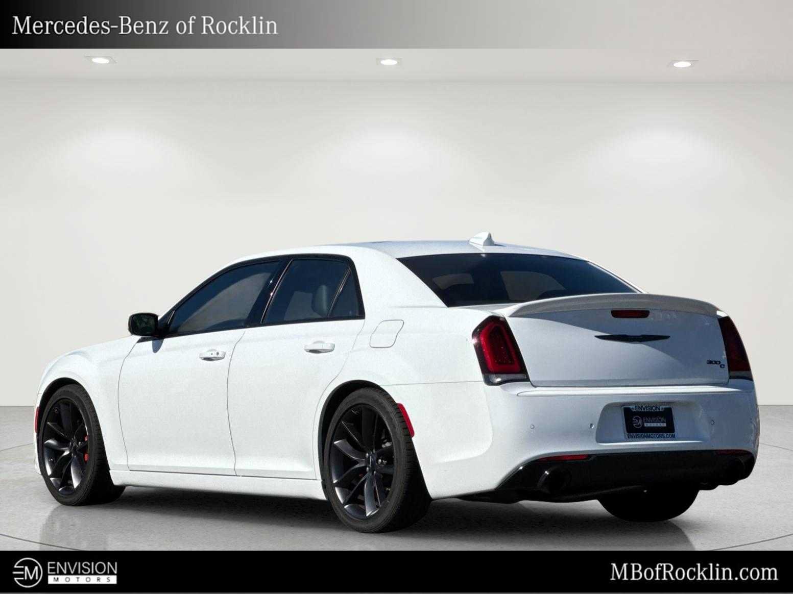 Used 2023 Chrysler 300 C RWD image 4