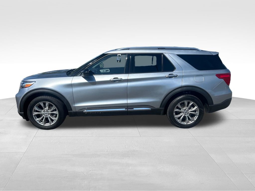 Used 2024 Ford Explorer Limited AWD/4WD image 2