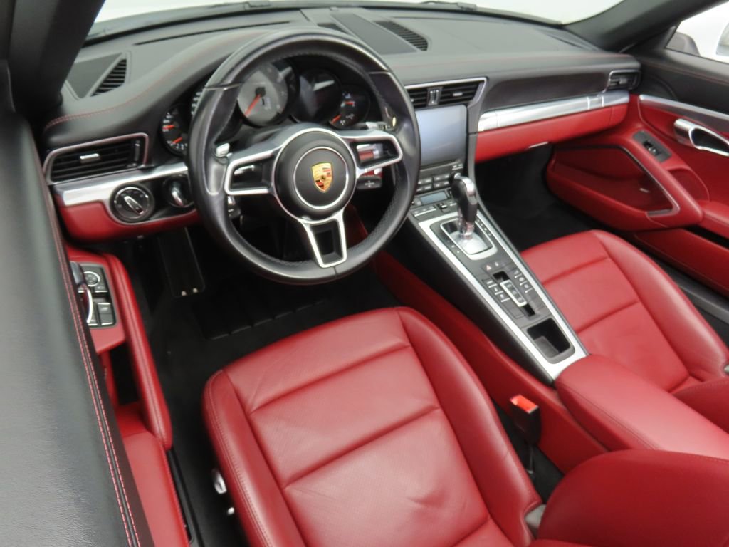 Used 2019 Porsche 911 Carrera S image 9