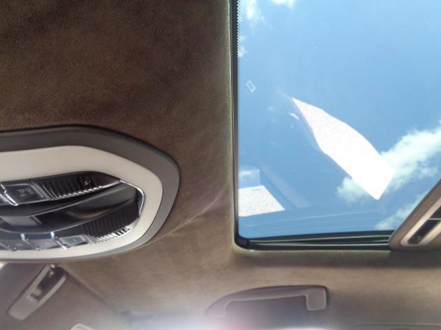 Used 2015 Porsche Panamera 4S Executive image 38