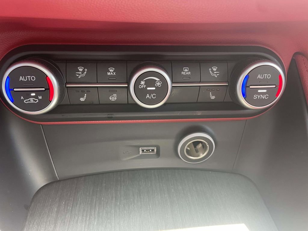 Used 2021 Alfa Romeo Stelvio Ti w/ Premium Package image 28