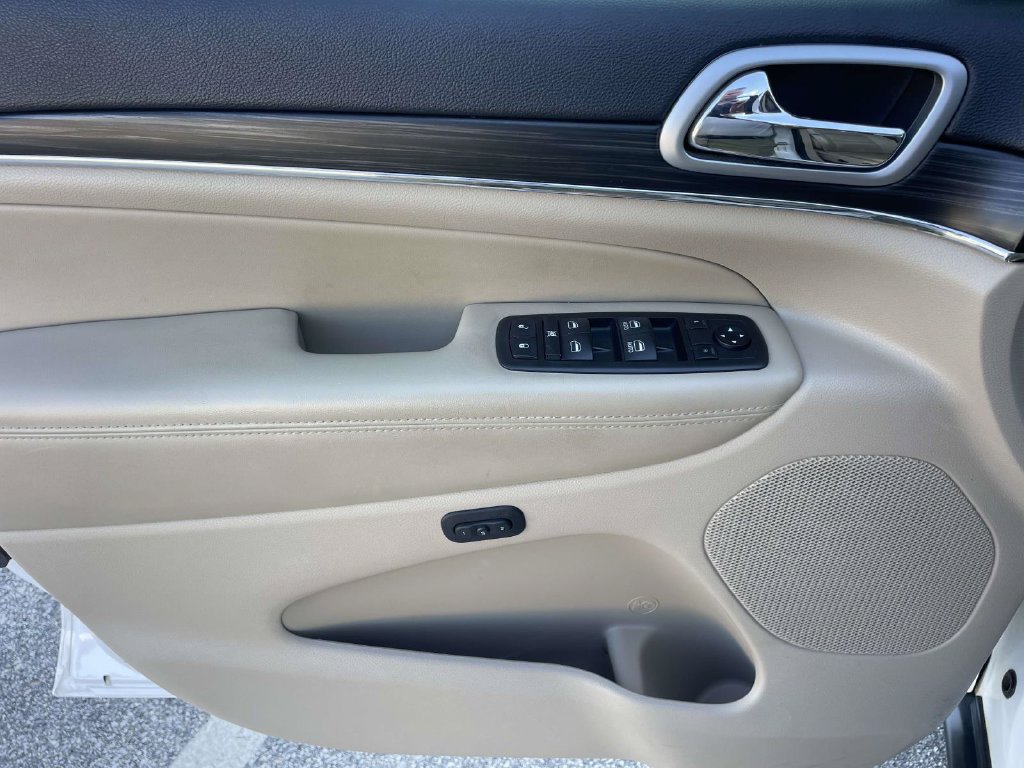 Used 2019 Jeep Grand Cherokee Limited AWD/4WD image 20