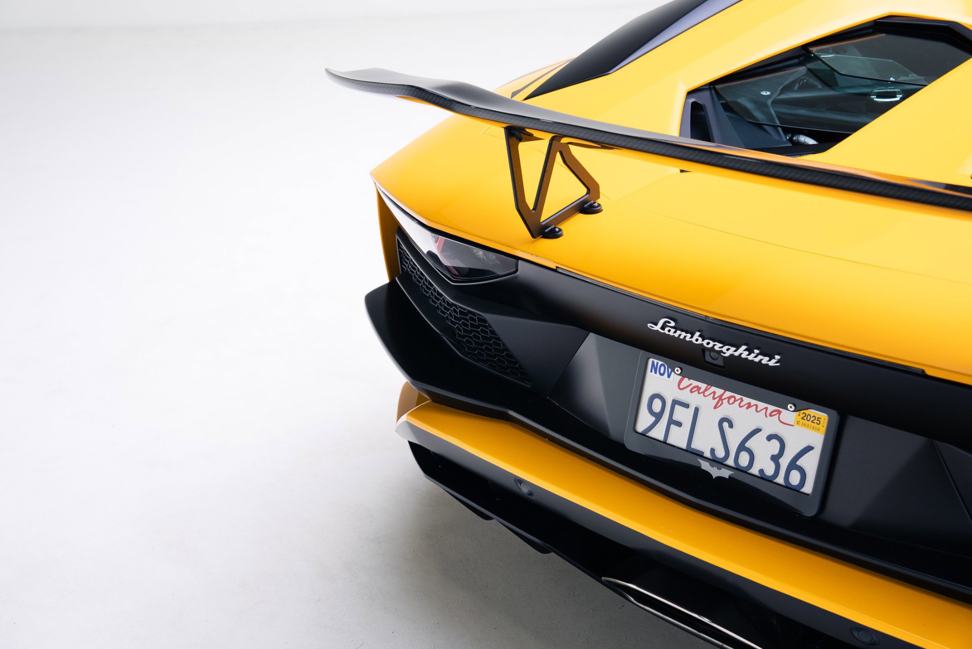 Used 2018 Lamborghini Aventador S image 27