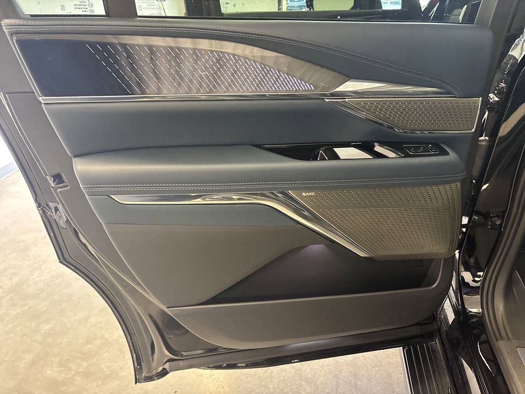 New 2025 Cadillac Escalade IQ Sport 2 w/ LPO, ONYX Package image 28