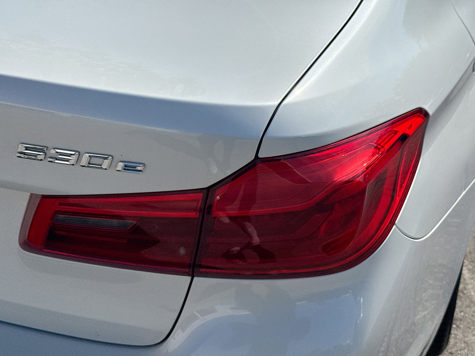 Used 2019 BMW 530e w/ Convenience Package RWD image 26