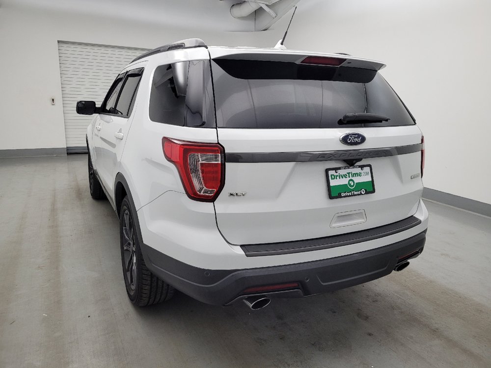 Used 2018 Ford Explorer XLT w/ Equipment Group 202A FWD image 6