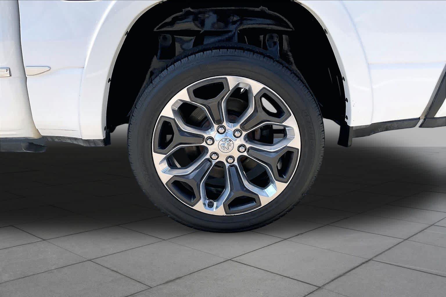 Used 2019 RAM 1500 Limited RWD image 10