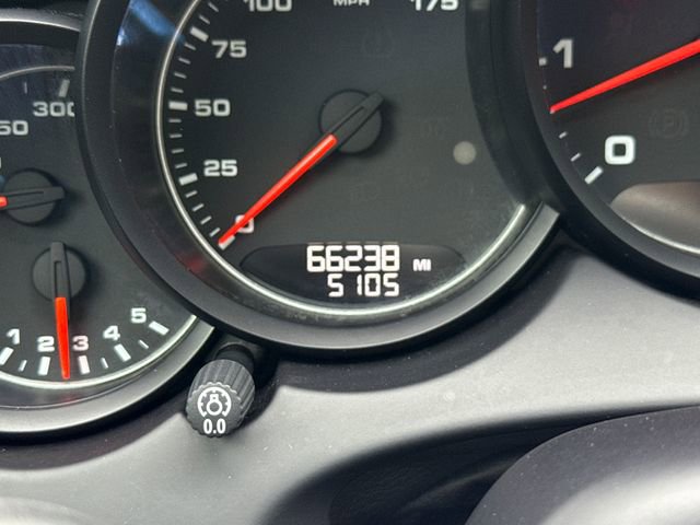 Used 2017 Porsche Cayenne Platinum Edition image 15