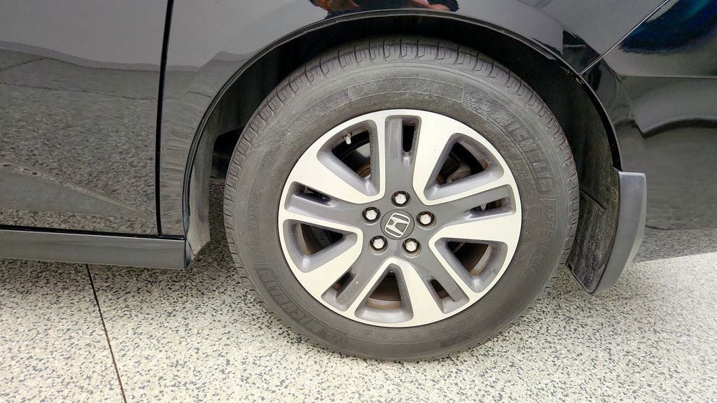 Used 2015 Honda Odyssey Touring image 9