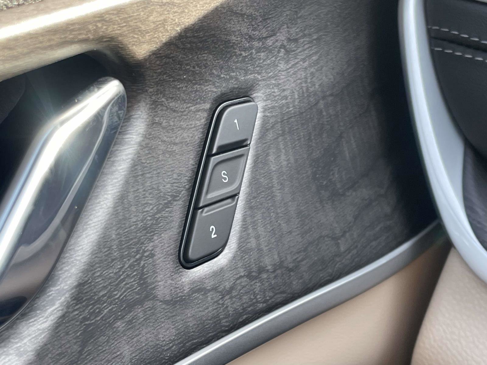 New 2025 Jeep Grand Cherokee Limited image 8