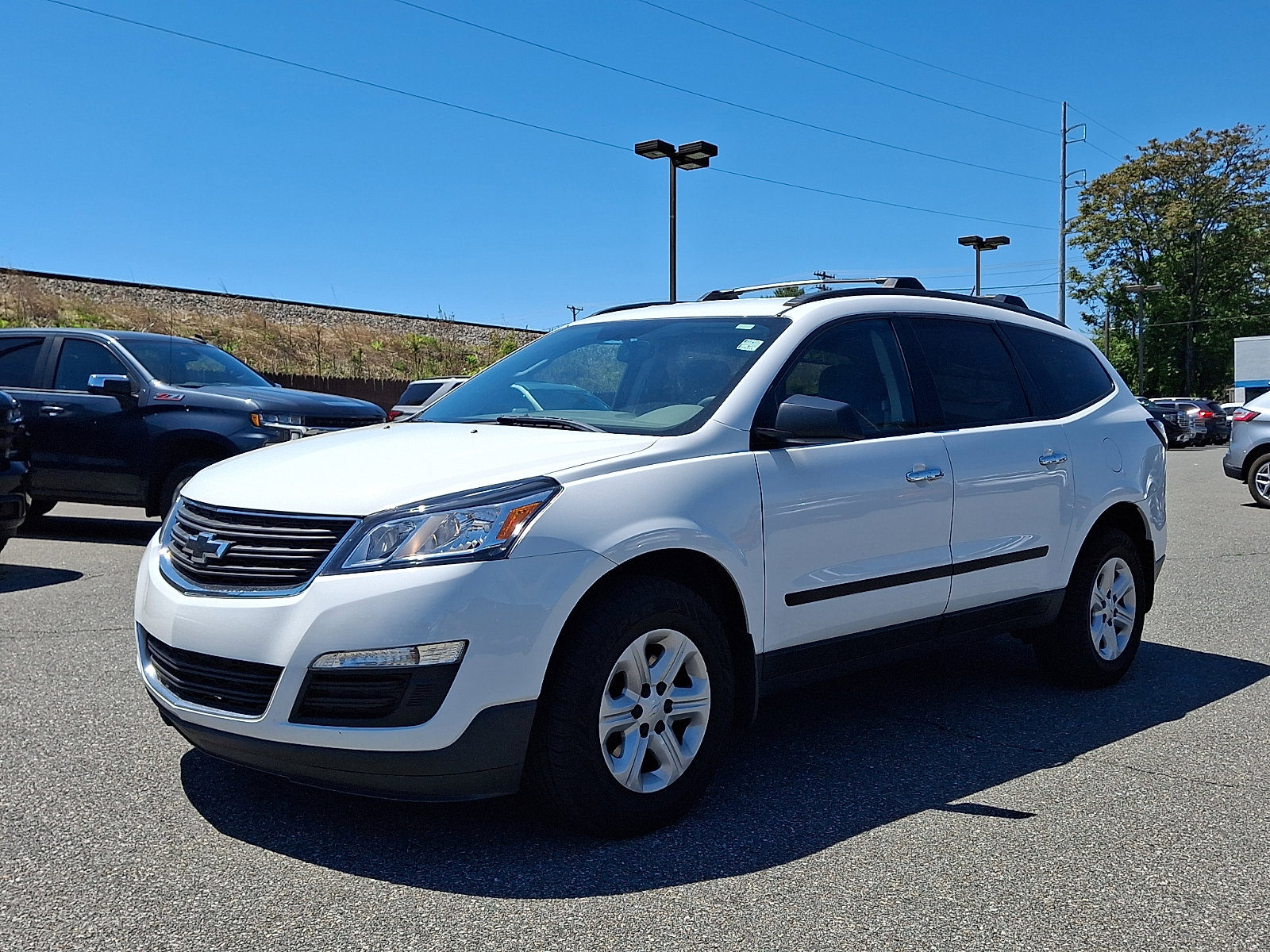 Used 2017 Chevrolet Traverse LS w/ LPO, 'HIT The Road' Package AWD/4WD image 3