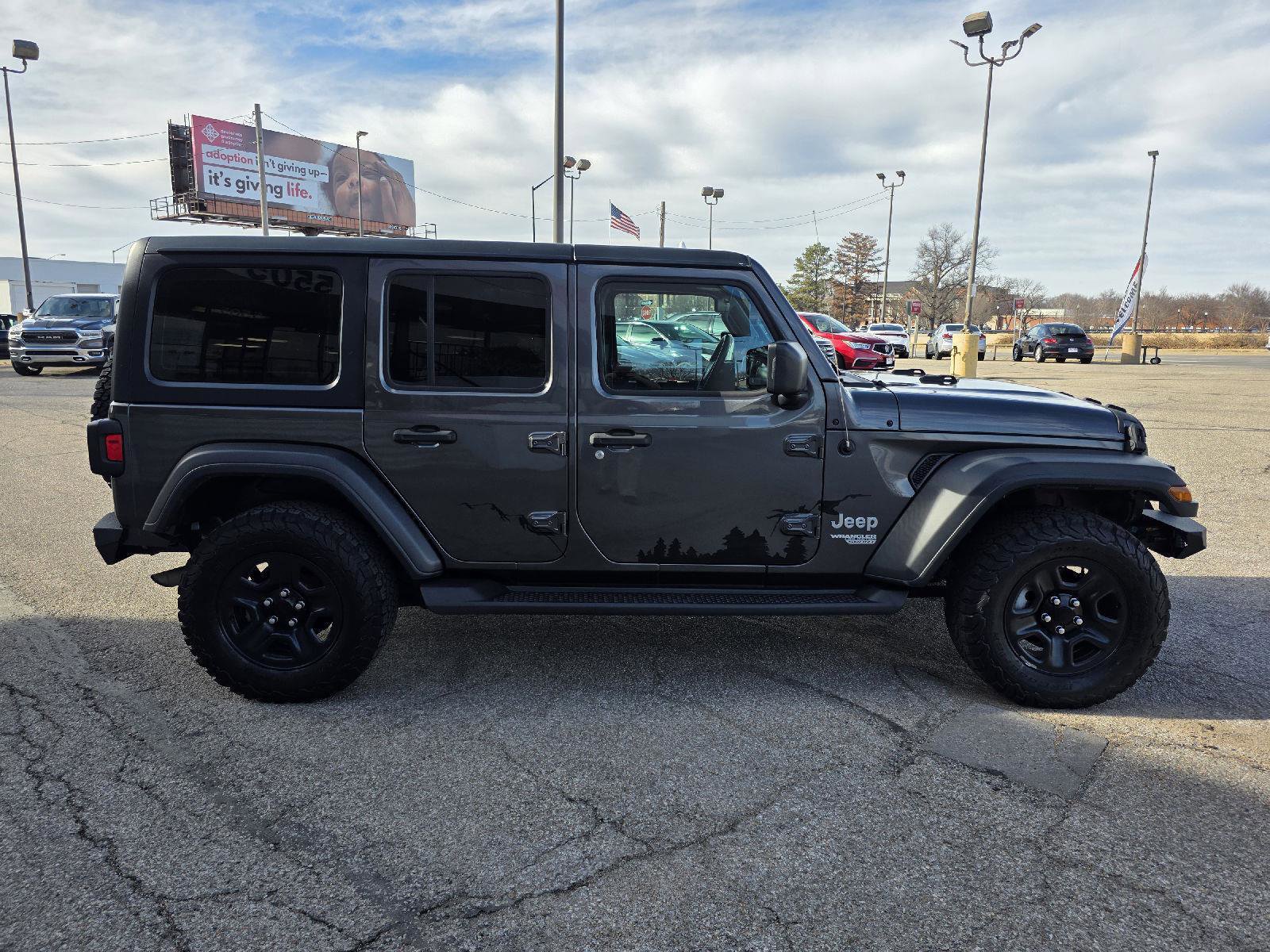 Used 2018 Jeep Wrangler Unlimited Sport image 4