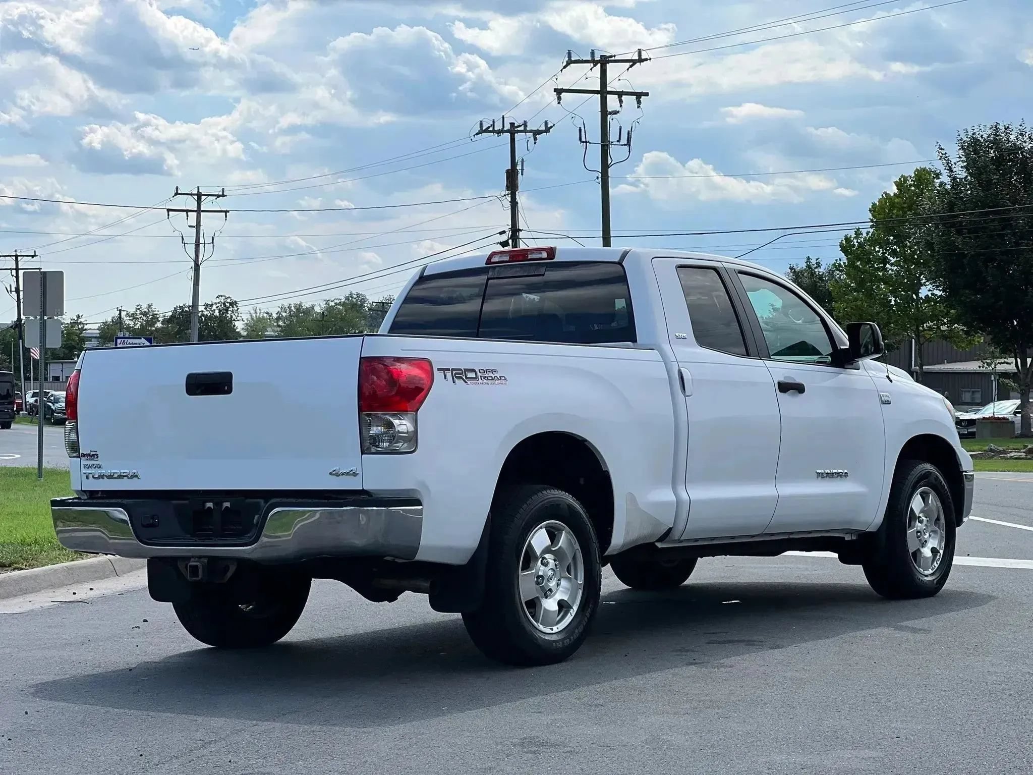 Used 2008 Toyota Tundra SR5 w/ TRD Off-Road Pkg AWD/4WD image 5