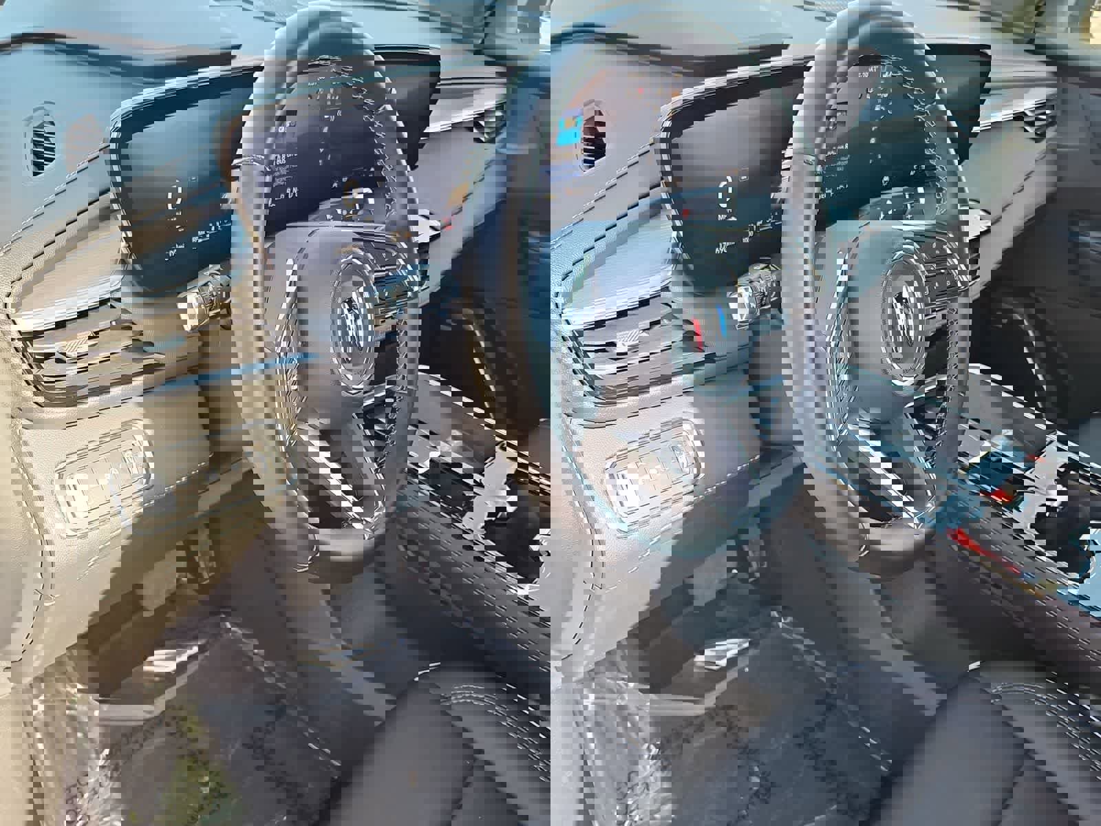 Used 2025 Buick Enclave Preferred image 11