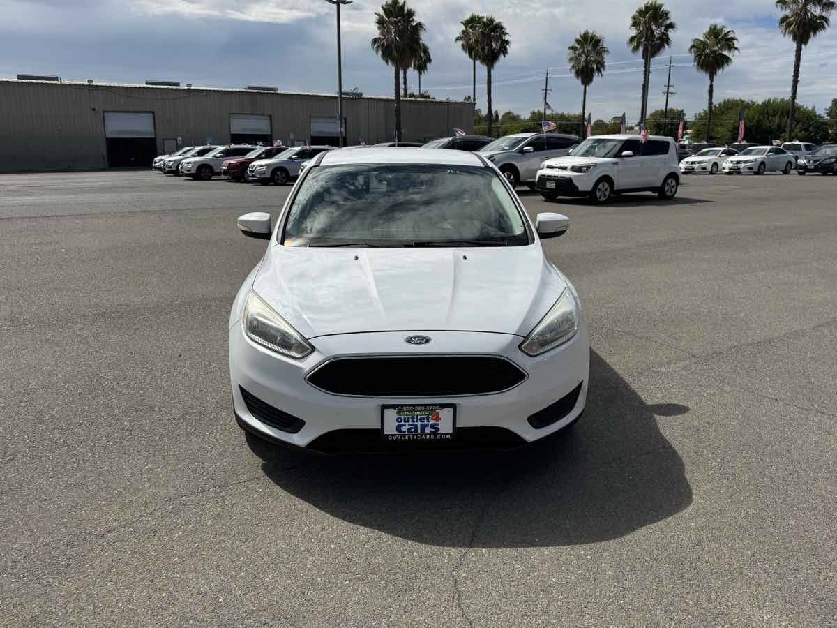 Used 2017 Ford Focus SE FWD image 4