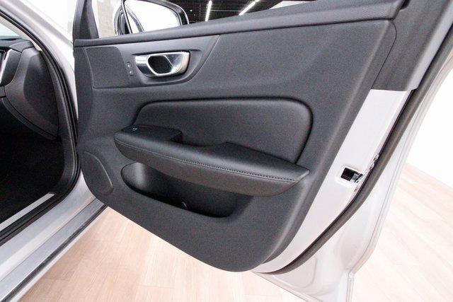 Certified 2023 Volvo S60 T8 Plus image 21