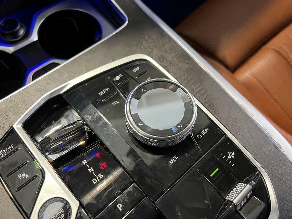 Used 2023 BMW X7 M60i w/ Executive Package image 53