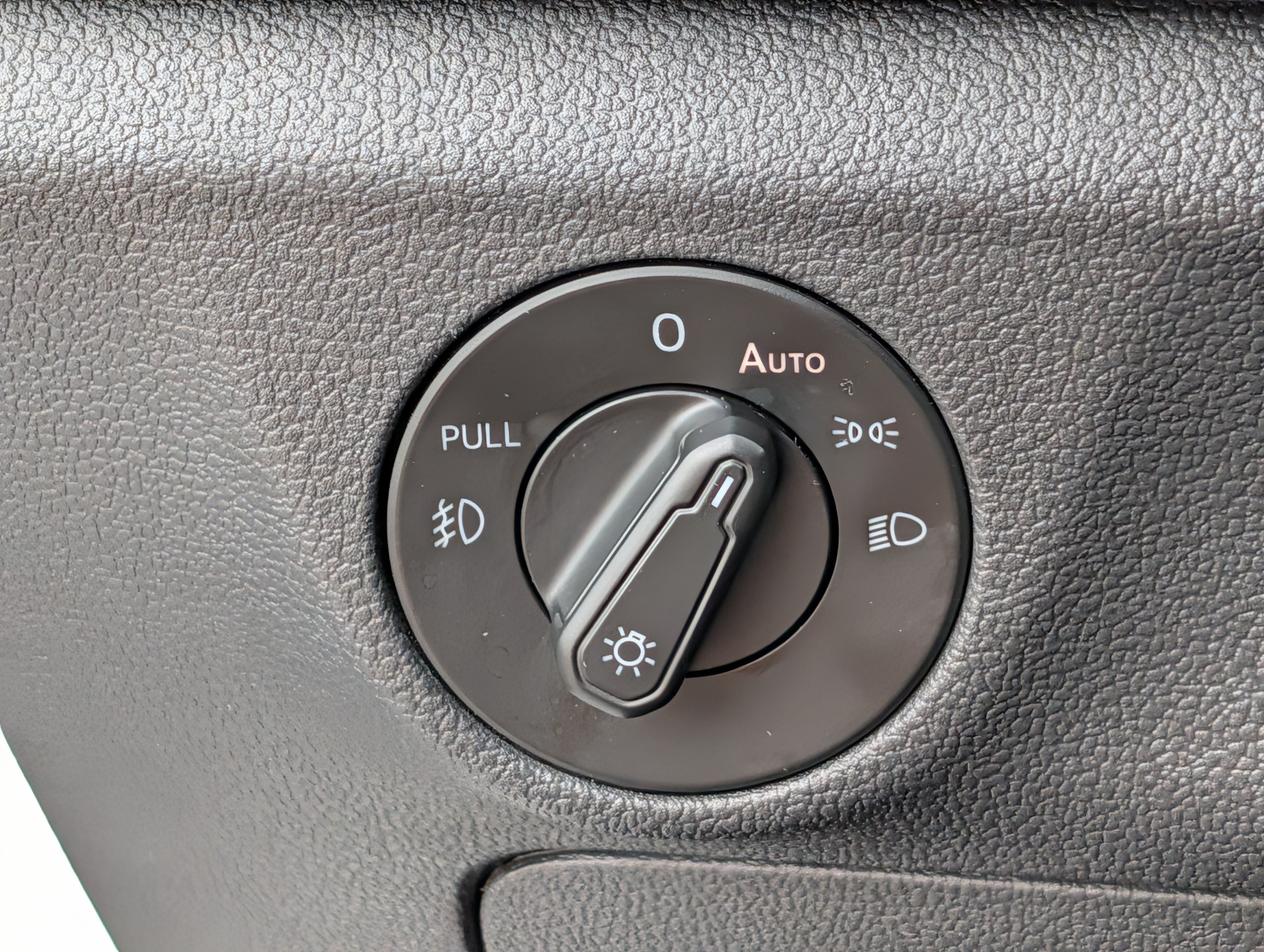 Used 2019 Volkswagen Jetta R-Line FWD image 26