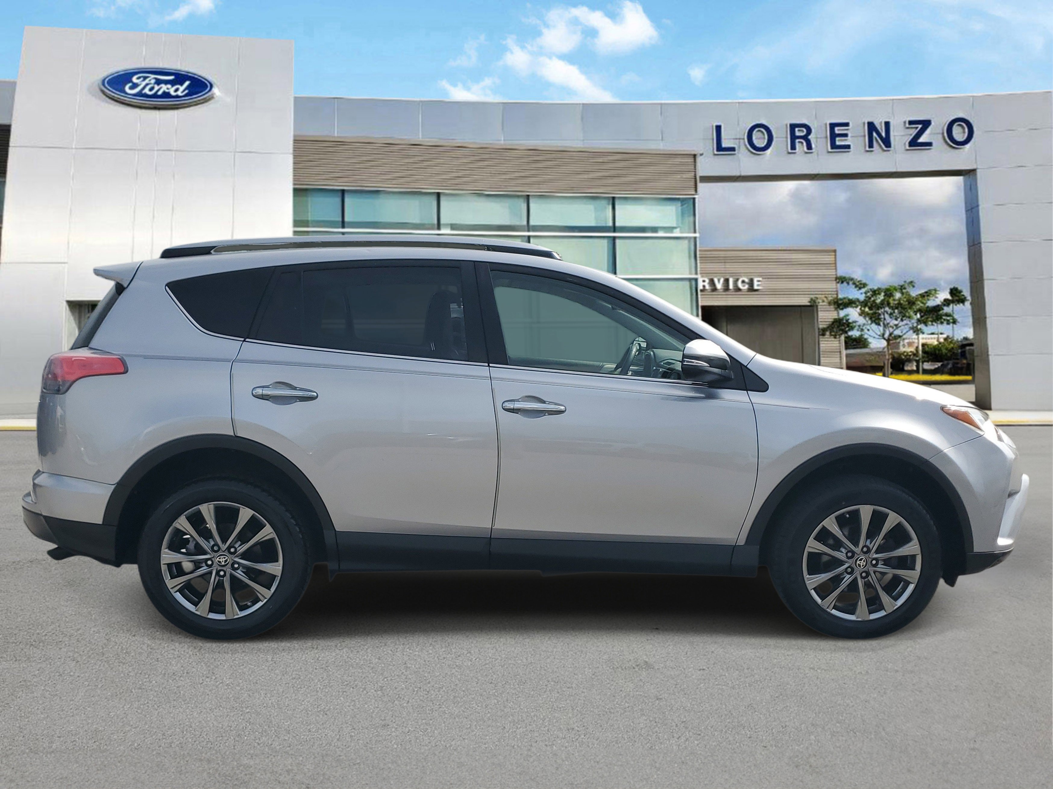Used 2018 Toyota RAV4 Limited image 4