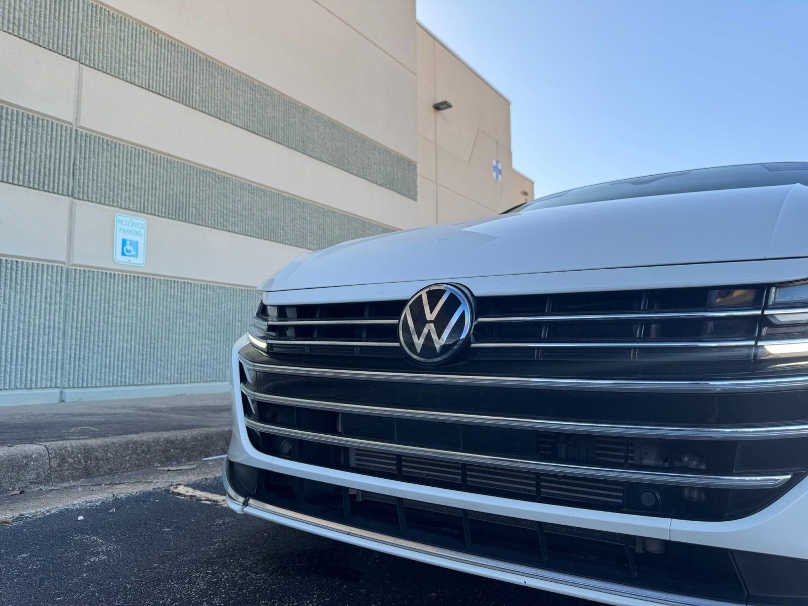 Used 2021 Volkswagen Arteon SE image 31