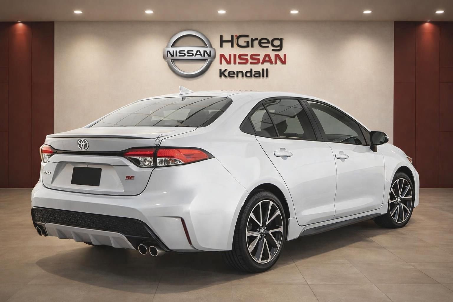 Used 2022 Toyota Corolla SE w/ Carpet Mat Package (TMS) FWD image 3