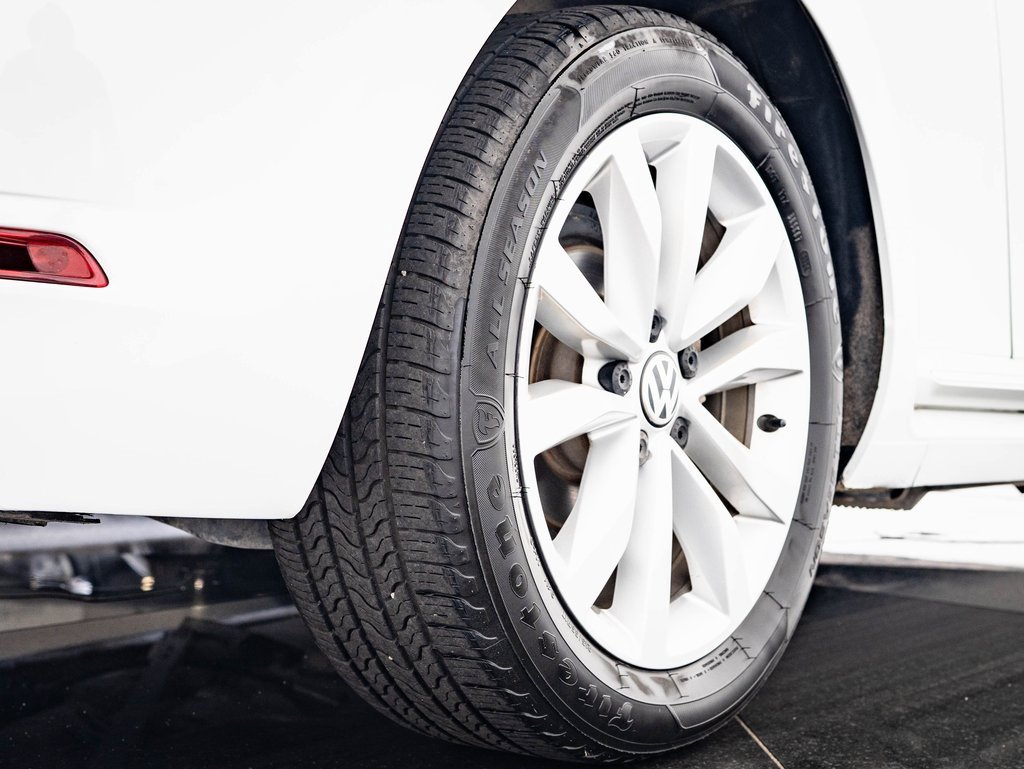 Used 2017 Volkswagen Beetle 1.8T S image 36