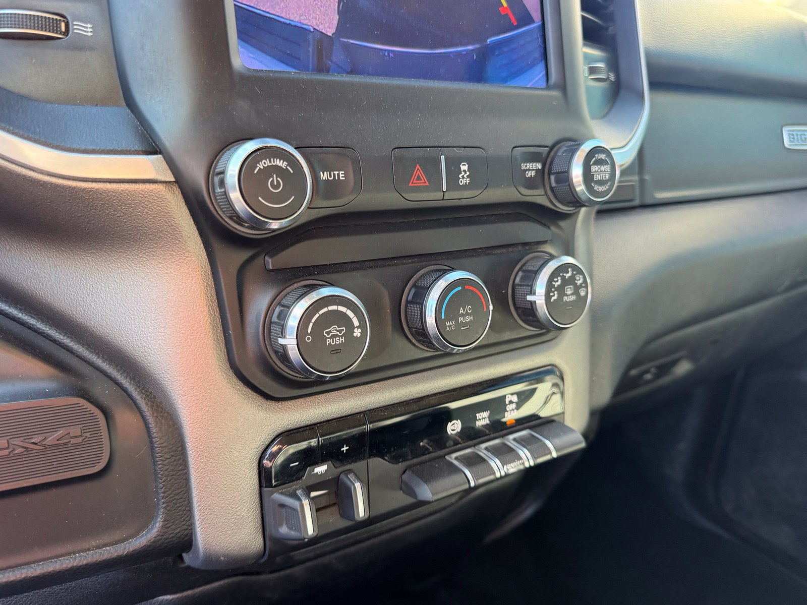 Used 2020 RAM 2500 Big Horn w/ Level 1 Equipment Group AWD/4WD image 21