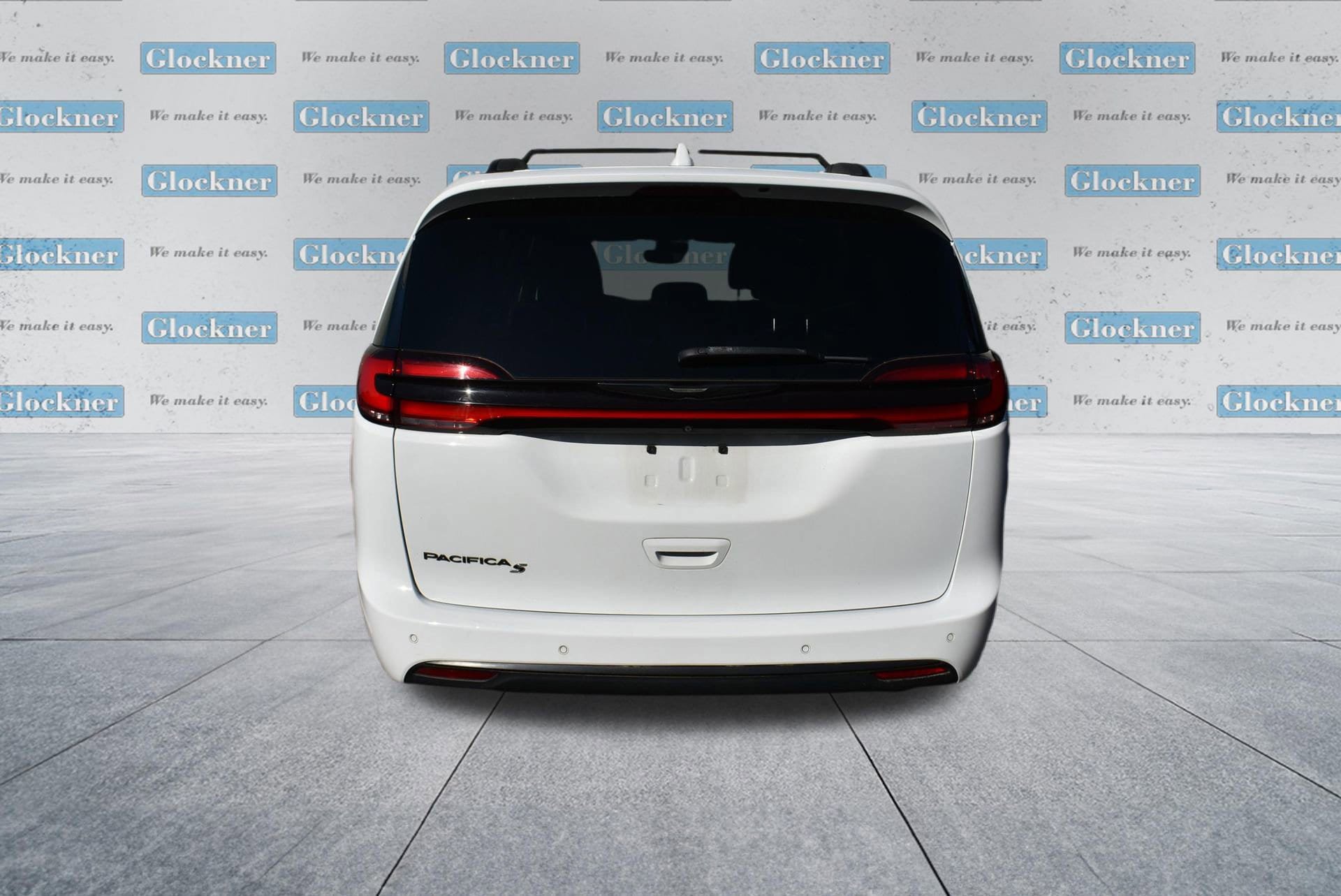 Used 2021 Chrysler Pacifica Touring-L w/ S Appearance Package FWD image 11