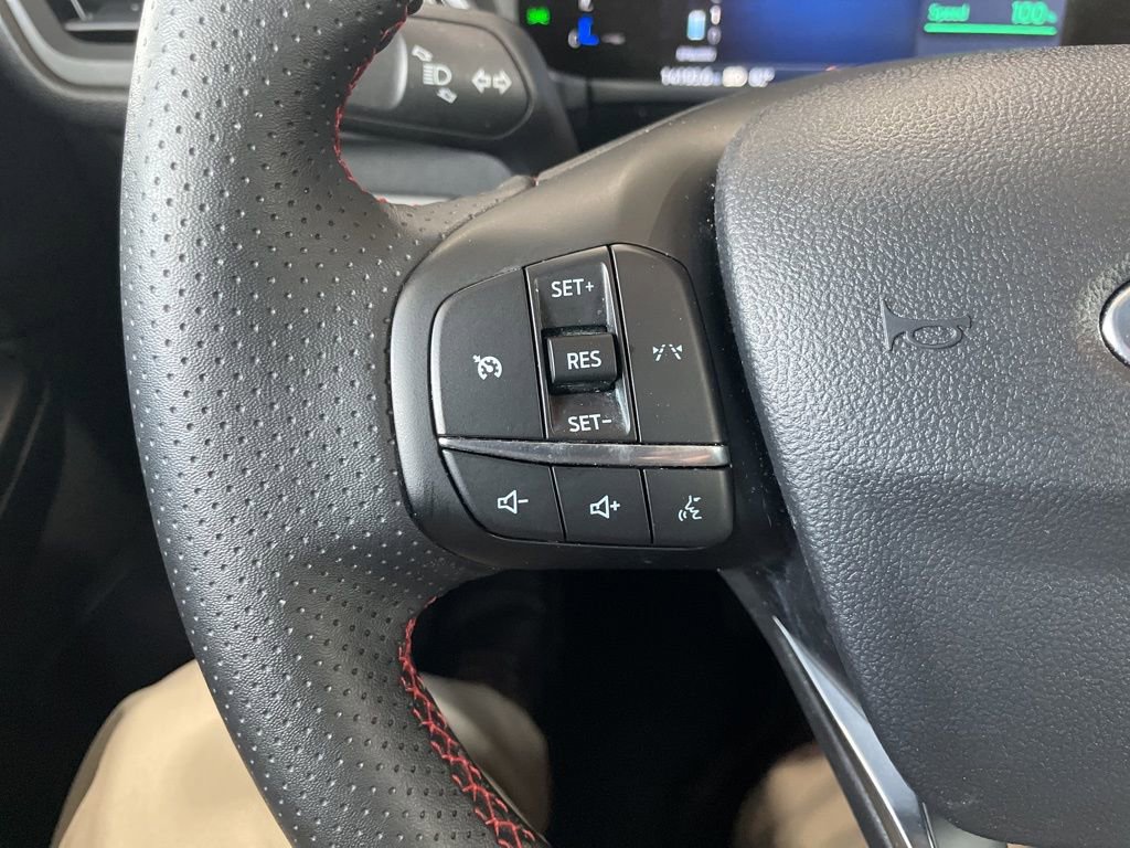 Used 2025 Ford Escape ST-Line image 18