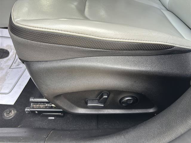 Used 2018 Jeep Renegade Limited w/ UConnect 8.4 Nav Group AWD/4WD image 12