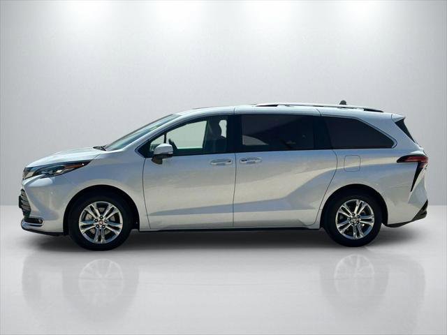Certified 2024 Toyota Sienna Platinum AWD/4WD image 8