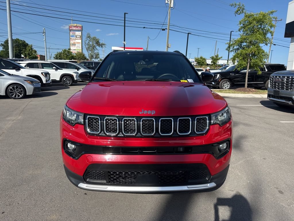 Used 2024 Jeep Compass Limited AWD/4WD image 2